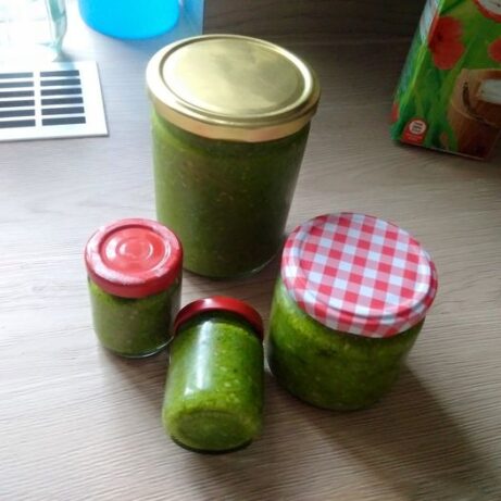 Česnekové pesto